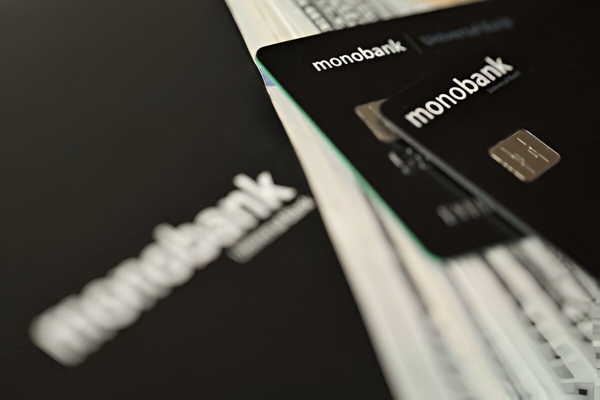 Как снять деньги с монобанка, используя банкомат или приложение на смартфоне?