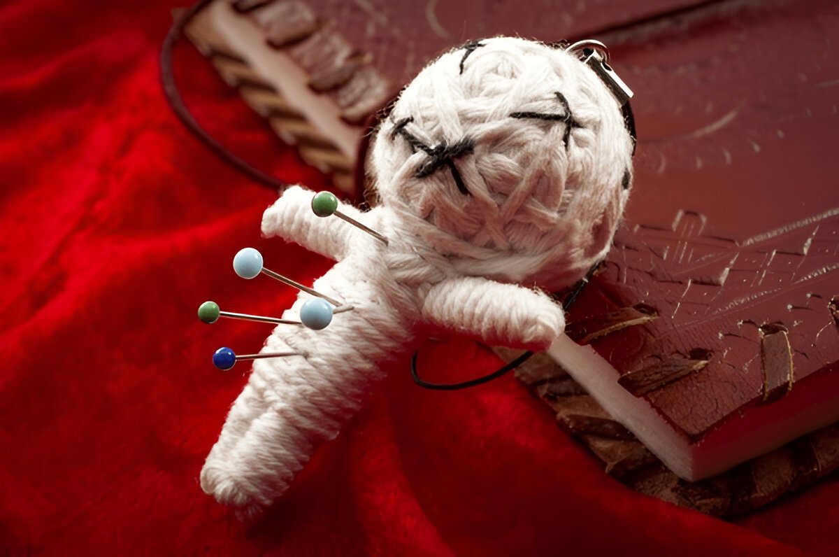 Как наводить порчу самостоятельно в домашних условиях, чтобы избежать ошибок?