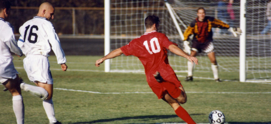 Футбол це: що робить його спортом №1 у світі? Досліджуємо разом! Футбол це: що робить його спортом №1 у світі? Досліджуємо разом!