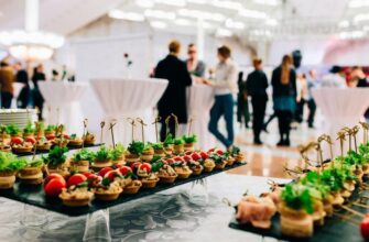 Що таке кейтеринг: визначення, особливості та переваги послуги