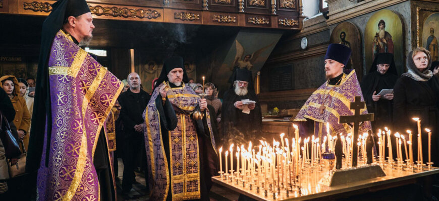 Що таке парастас: значення, традиції та обряди християнської служби