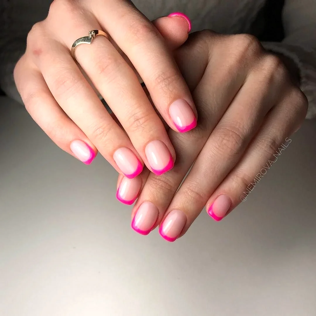 Френч фуксия 2022