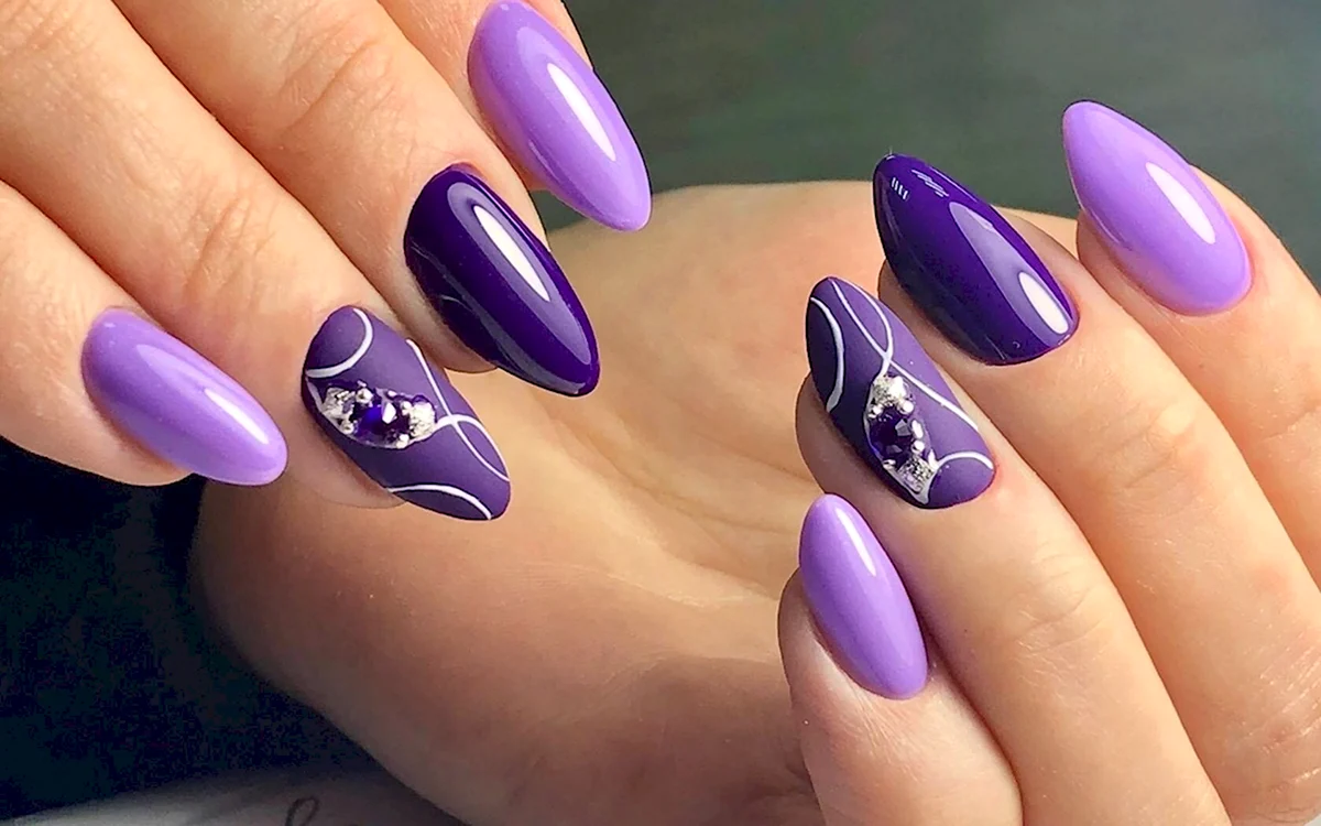 Фиолетовый маникюр
