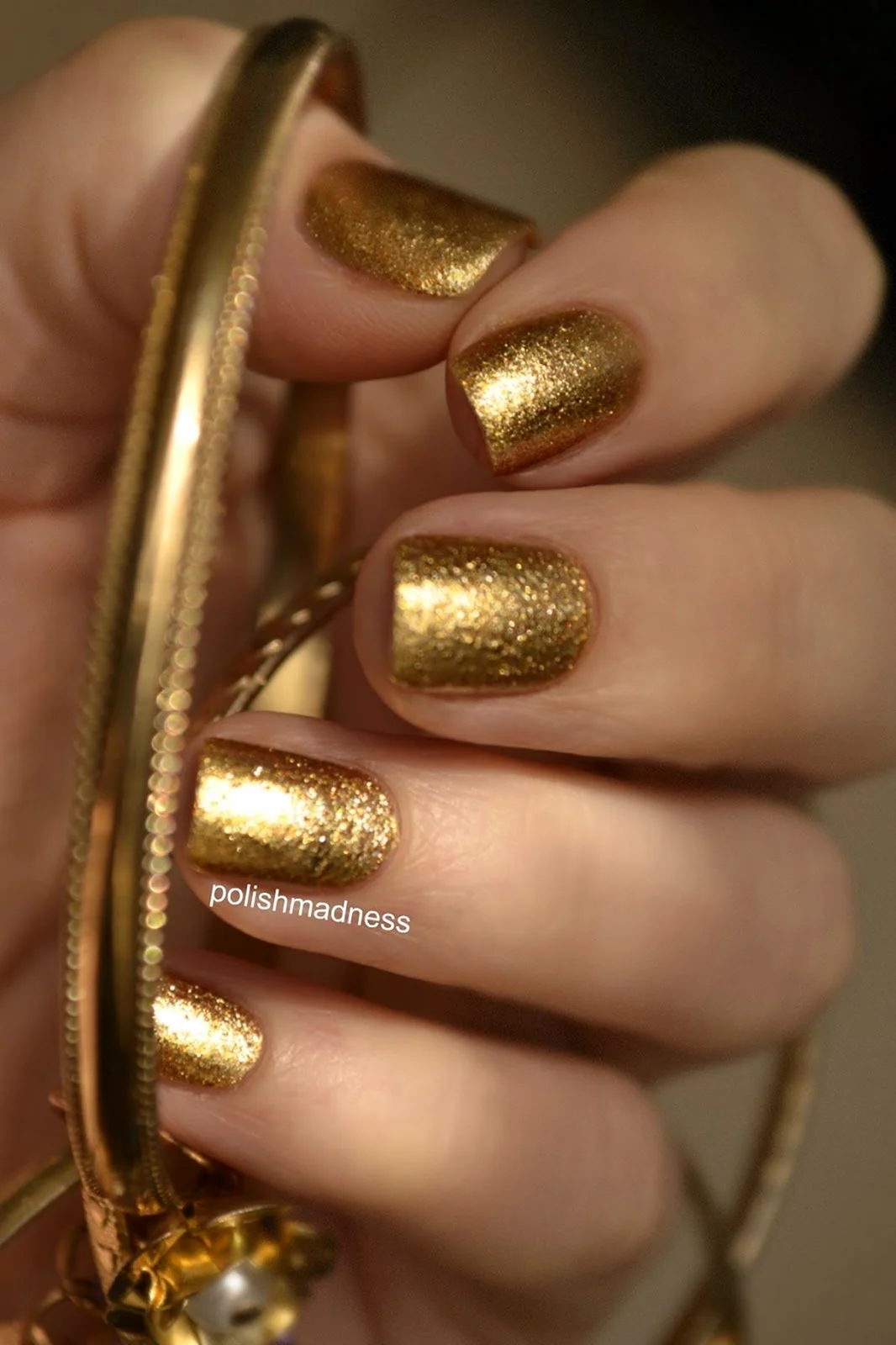 Золотые ногти