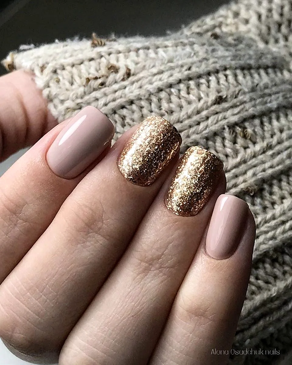 Золотой маникюр