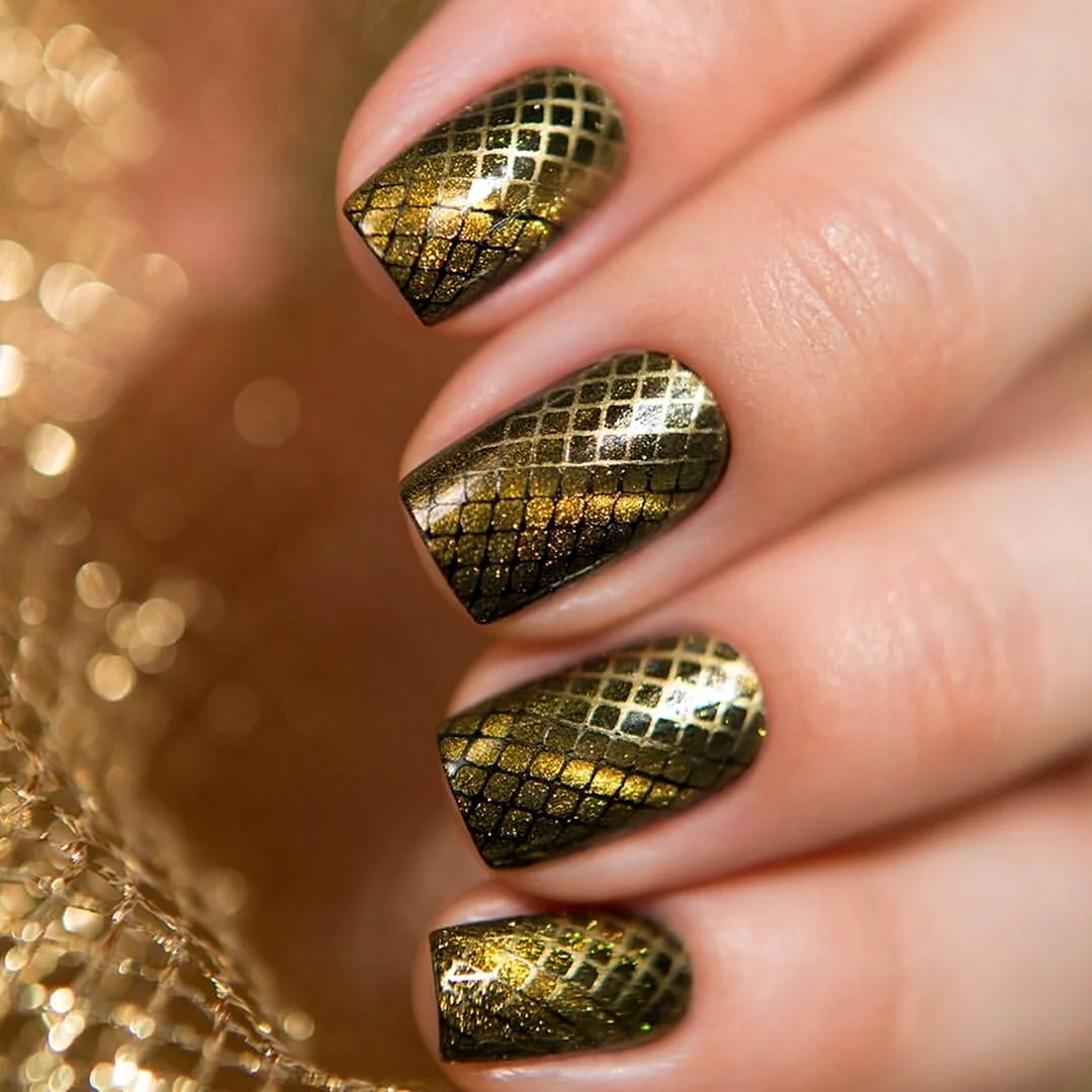 Маникюр кошачий глаз 2022 золото