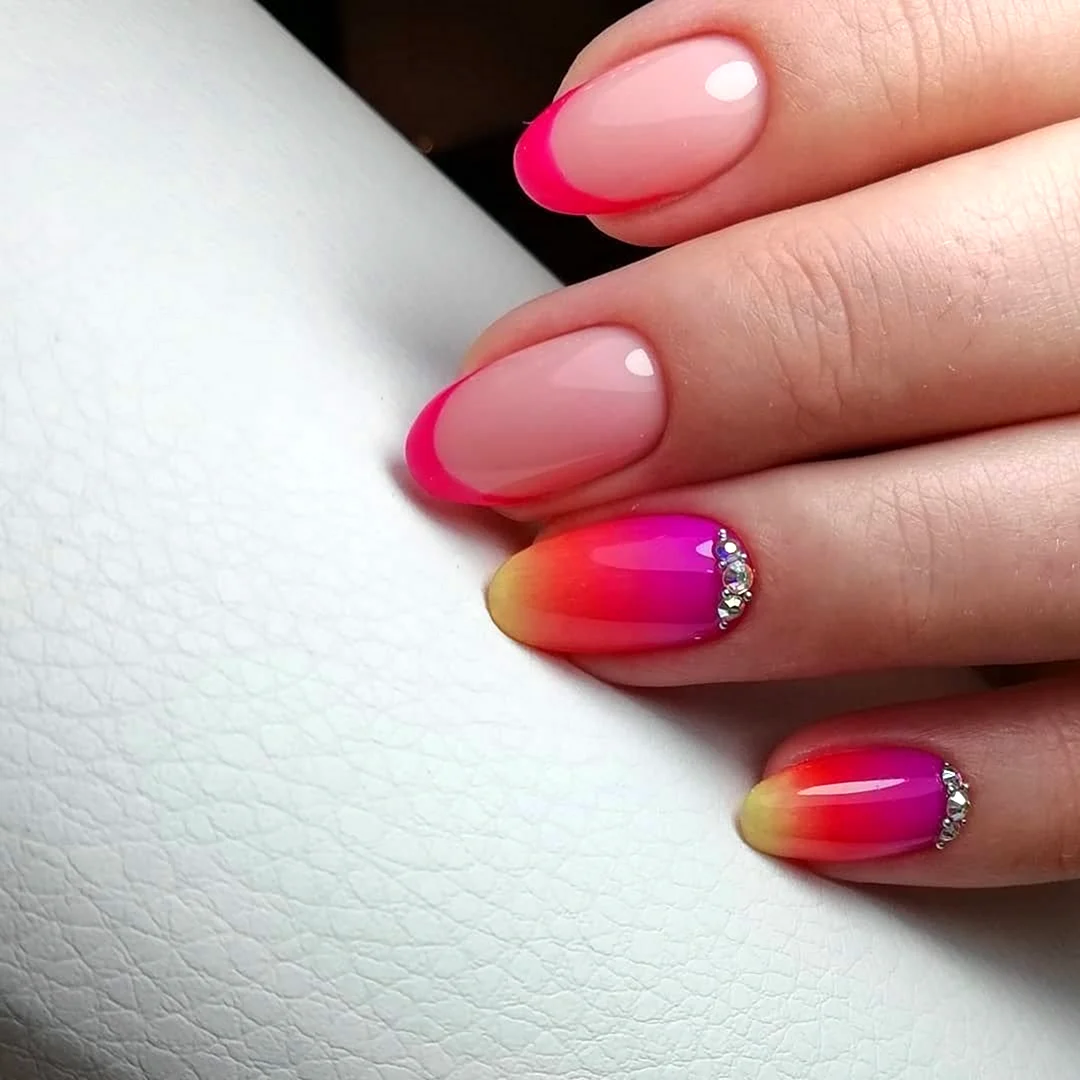 Маникюр 2022 омбре френч