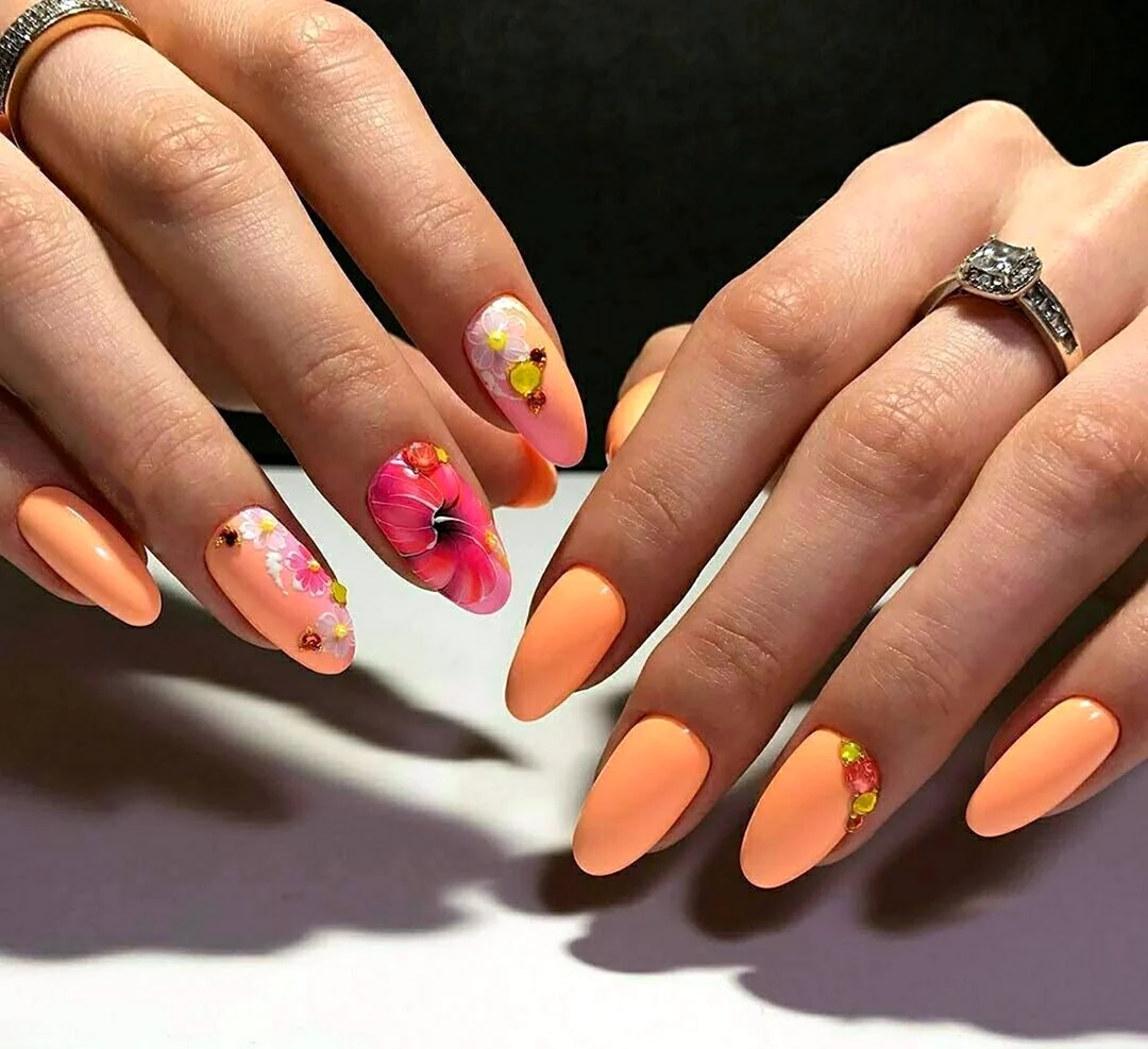 Яркие ногти