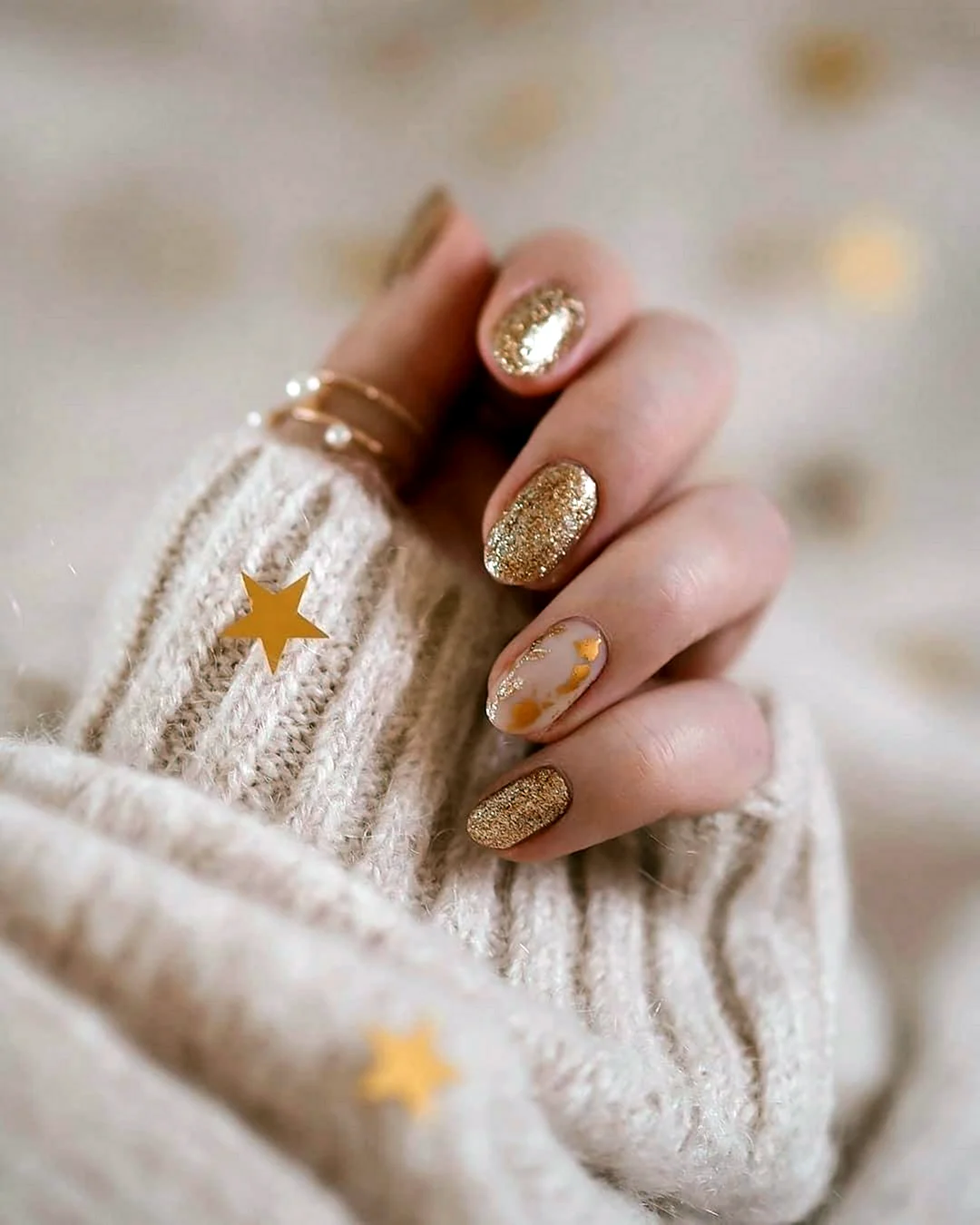 Маникюр в теплых тонах