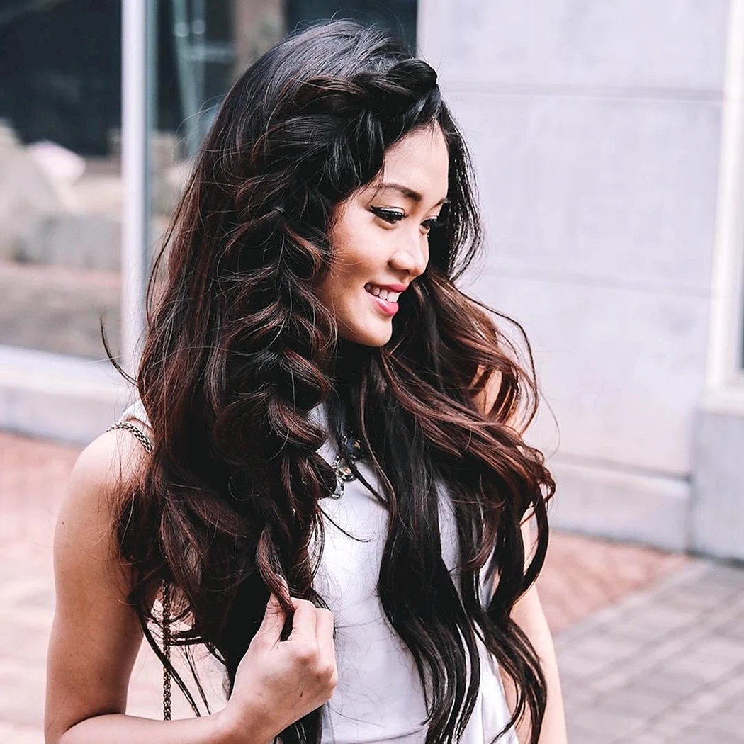 Модні укладання на довге волосся