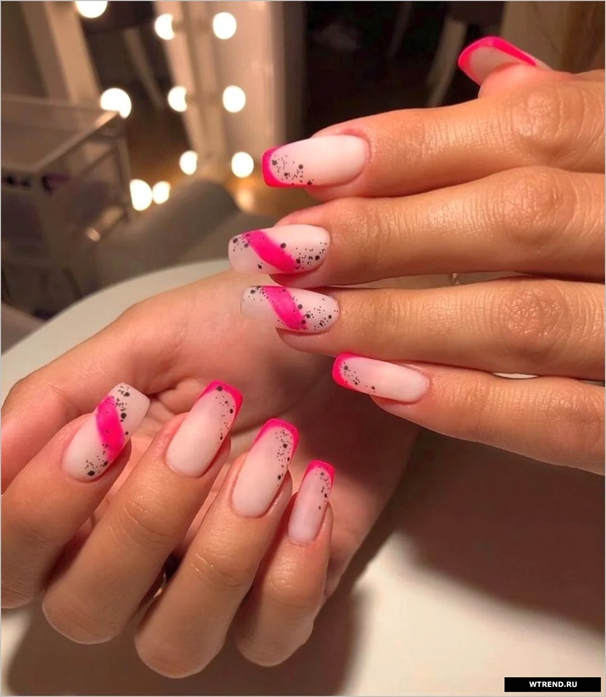 Розовый френч