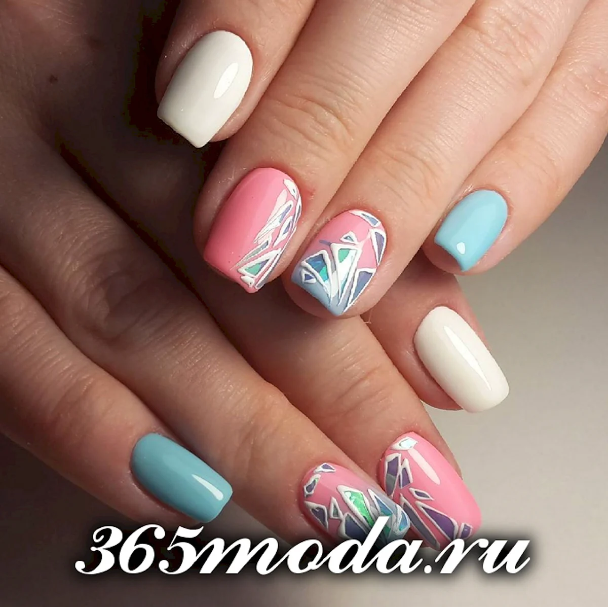 Маникюр 2021 повседневный летний