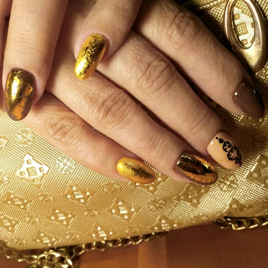 Золотой Шиммер маникюр