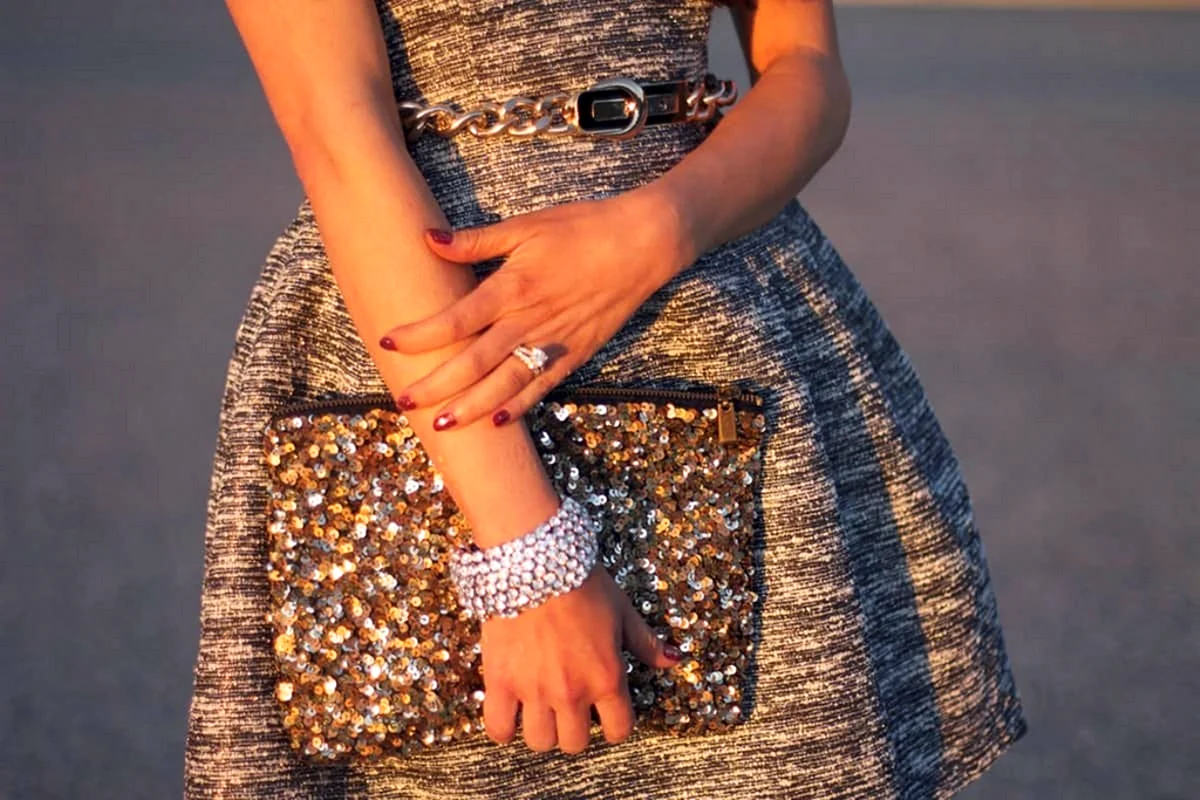 Красивые вещи в руках